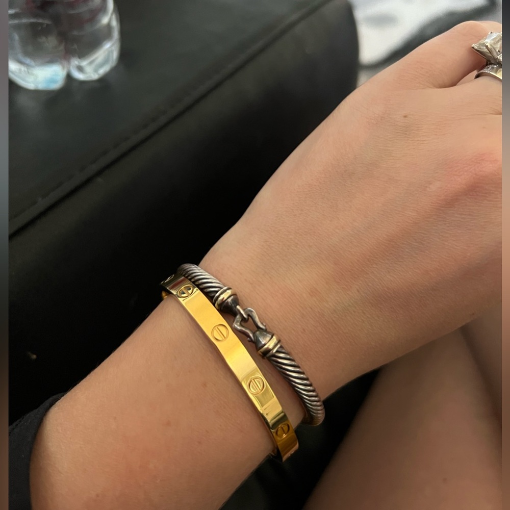 David Yurman 5mm cable buckle bracelet gold bezel size medium.